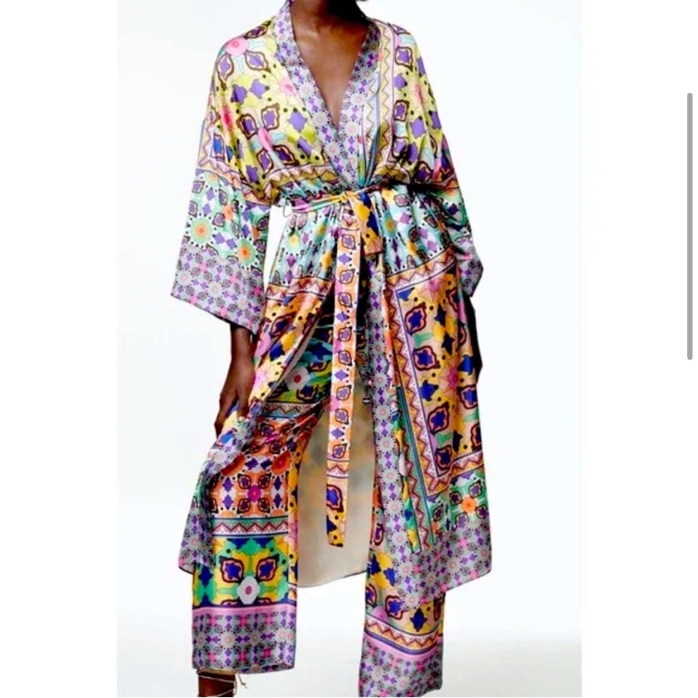 NWT - Zara Printed Kimono - XS/S - Blogger Fave - Picture 1 of 11